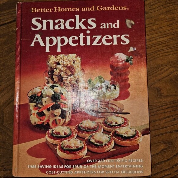 1974 Better Homes & Gardens Snacks & Appetizers Cookbook Vintage Hardback Book - Picture 1 of 5